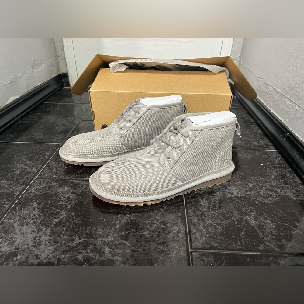 BRAND NEW IN BOX | Men’s Ugg Neumel Natural Chukka Ankle Boots (Size 9)